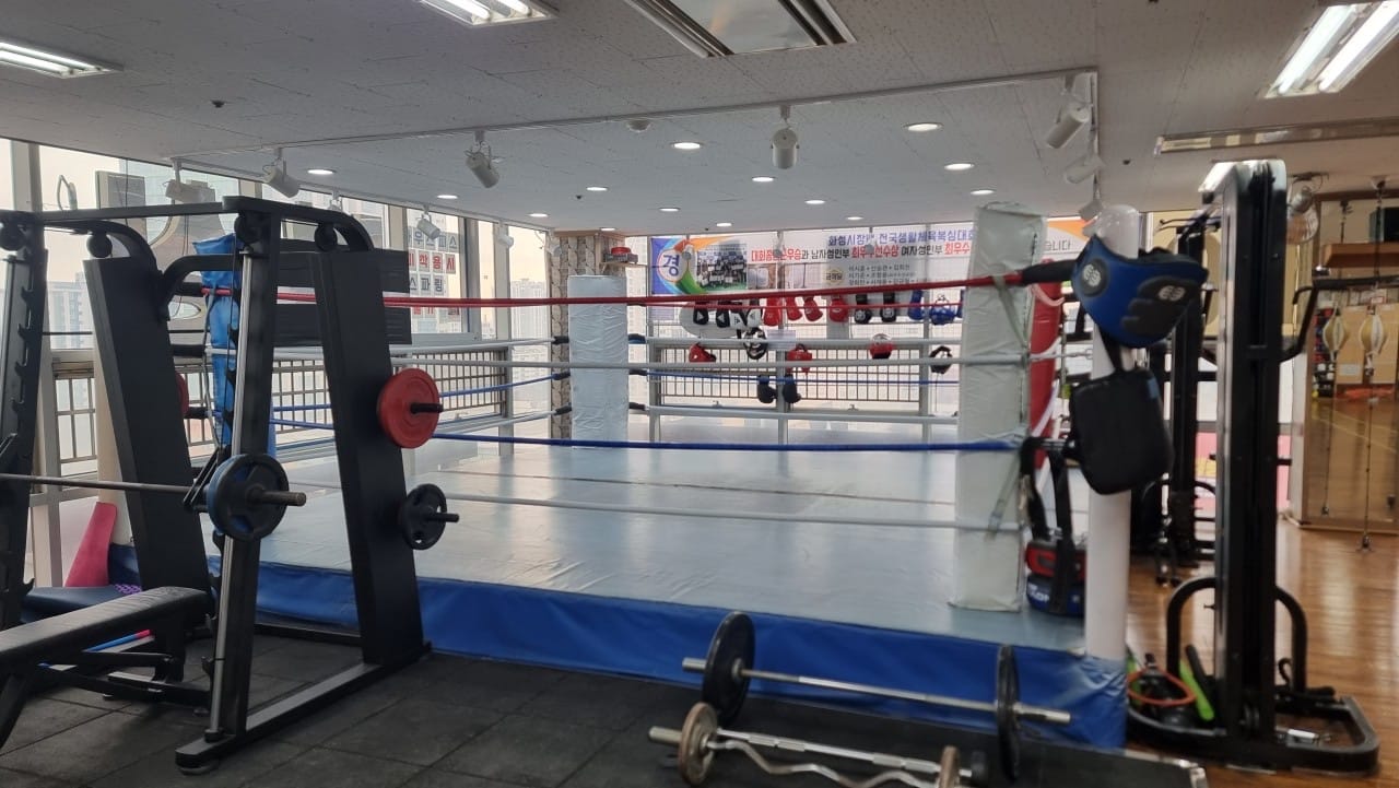 헬스장 이미지
